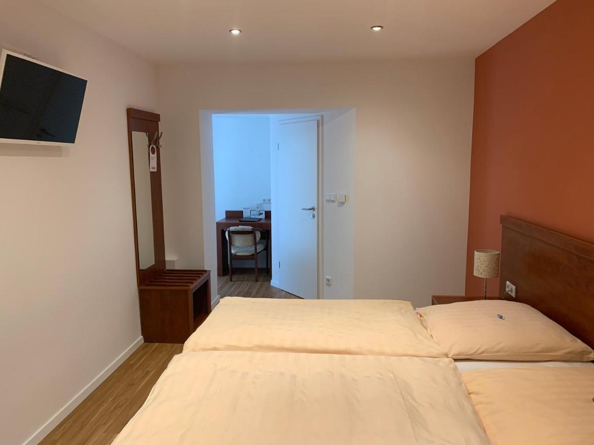 Hotel Restaurant Zur Post Wuppertal Eksteriør bilde